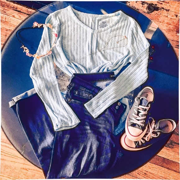 🆑 2/$5 | Ribbed V-Neck - Picture 1 of 7